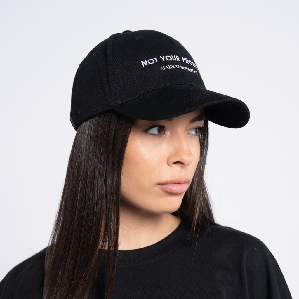 Signature Cap – Black (Make It Different)